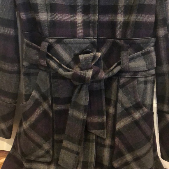 Guess lines button up coat - Picture 4 of 4